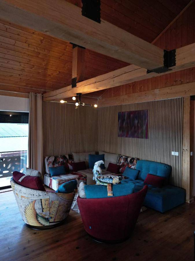 Gîte pour 8 personnes, avec sauna ainsi que terrasse et vue, animaux acceptés à Égat - 2