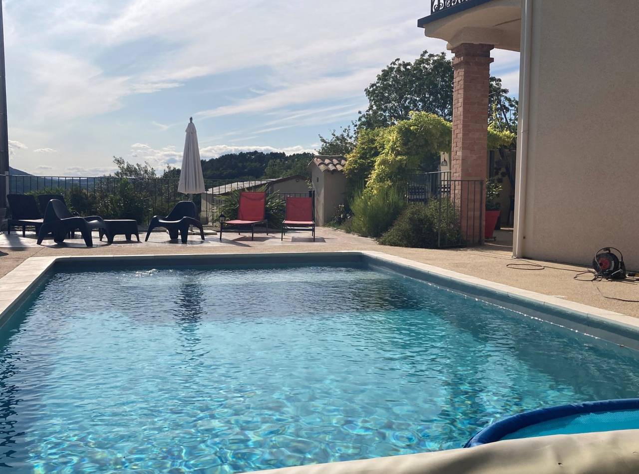 Vallée de la Drôme, gîte 4 personnes avec piscine in Mirabel-et-Blacons, Région de Die