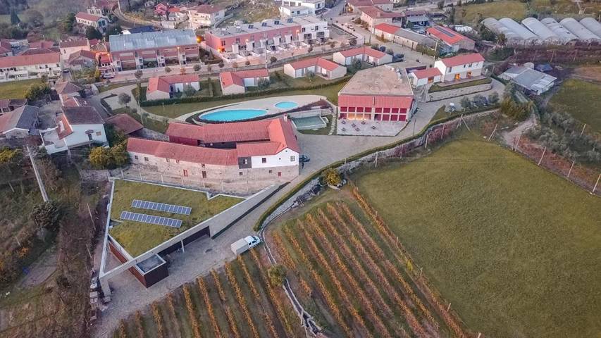 Chambre d’hôte pour 8 personnes, avec piscine et bassin pour enfant ainsi que vue et jardin - 1