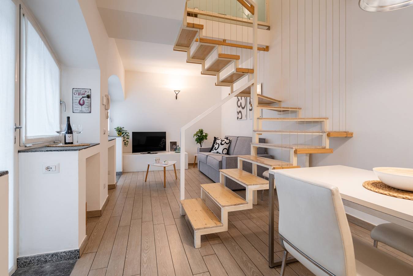 Entire apartment, Viale Lecco 105 by Wonderful Italy in Como, Lake Como
