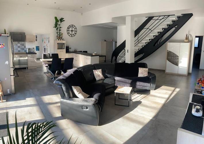 Villa pour 10 personnes, avec vue ainsi que terrasse et piscine