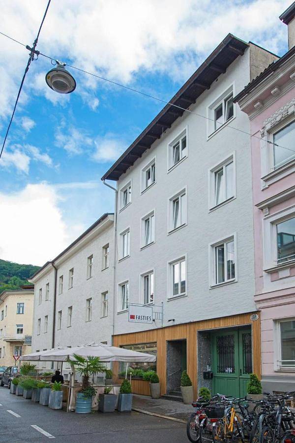 Ferienwohnung für 8 Personen, mit Ausblick und Balkon, kinderfreundlich in Salzburg