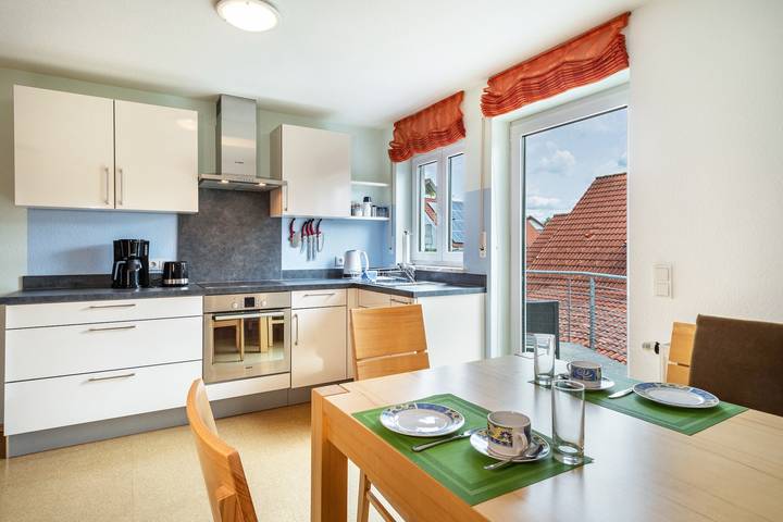 Ganze Wohnung, Ferienwohnung 'Diesch' mit Gemeinschaftsgarten, Balkon und Wlan in Neukirch, Region Bodensee-Oberschwaben