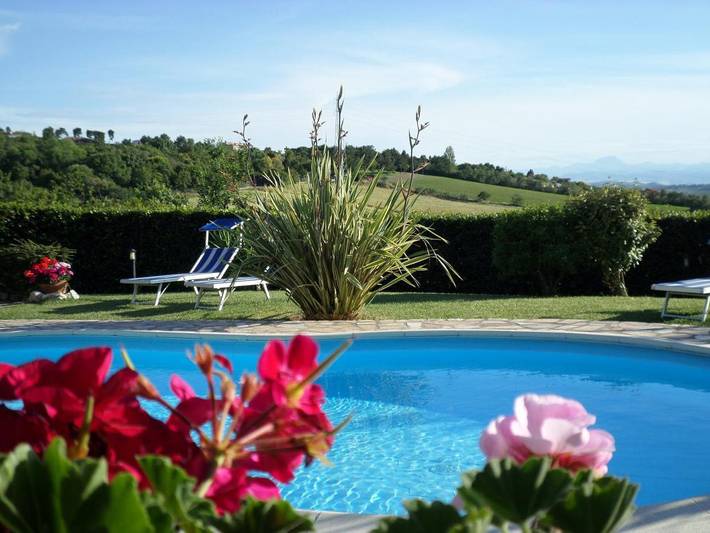 B&b per 3 persone, con Balcone e Terrazza nonché Giardino e Piscina a Falconara Marittima