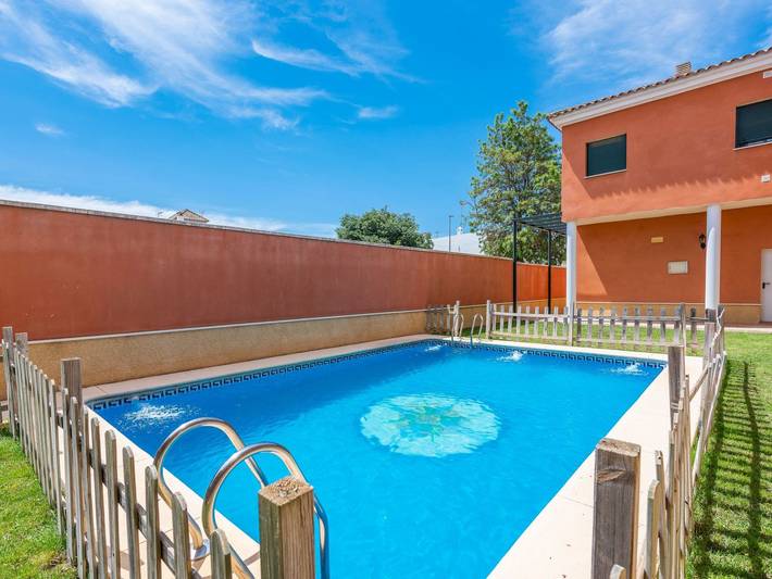 Apartamento para 3 personas, con Jardín y Piscina en Marchena