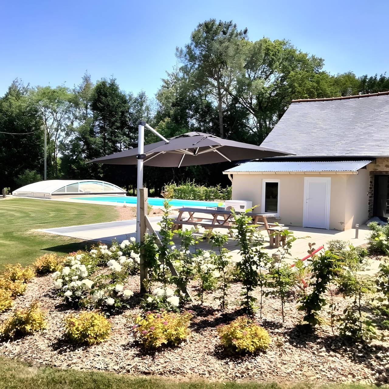 Gîte in der Vallée de Guéra mit großem Garten und privatem beheiztem Pool in Martigné-Ferchaud, Fougères-Vitré