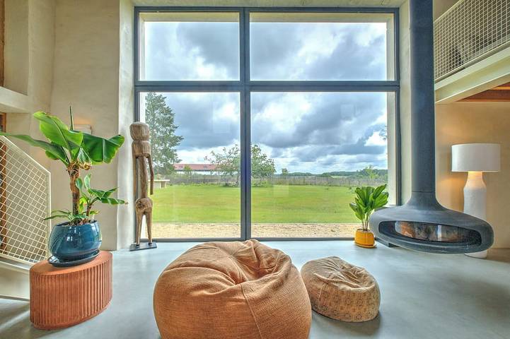 Location de vacances pour 15 personnes, avec jardin à Vieux-Mareuil