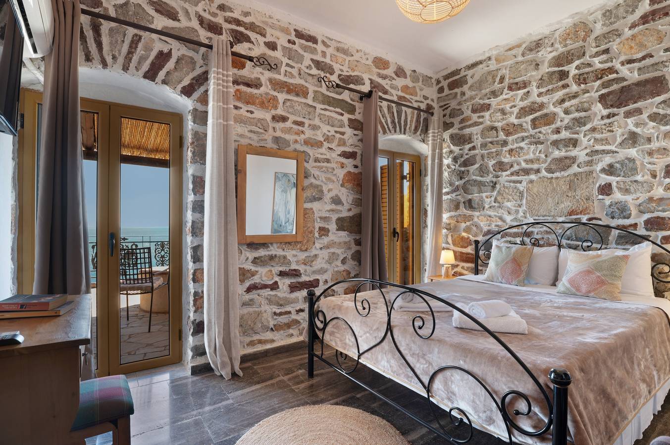 Ganze Wohnung, Apartment 'Castle Rizaraki 204' mit Meerblick, Wlan und Klimaanlage in Peloponnes