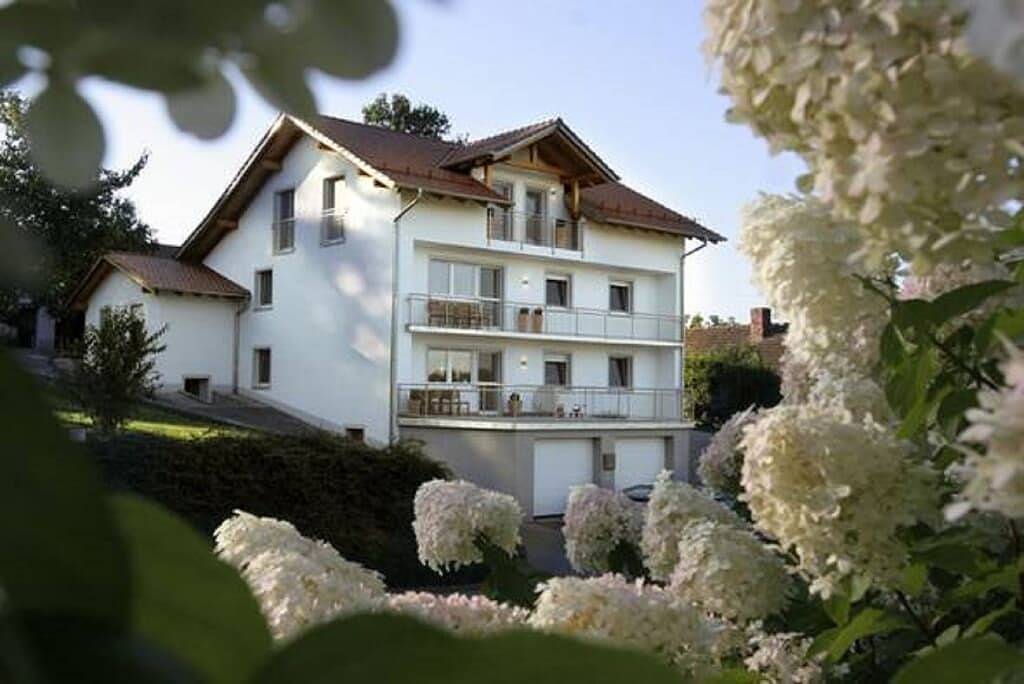 Ferienwohnungen Anna Altmann - Ferienwohnung 60qm mit Terrasse in Furth im Wald, Ostbayern