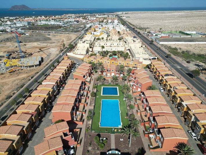 Ferienhaus "Angel A 3" mit Gemeinschaftspool, privater Terrasse und WLAN in Corralejo, La Oliva