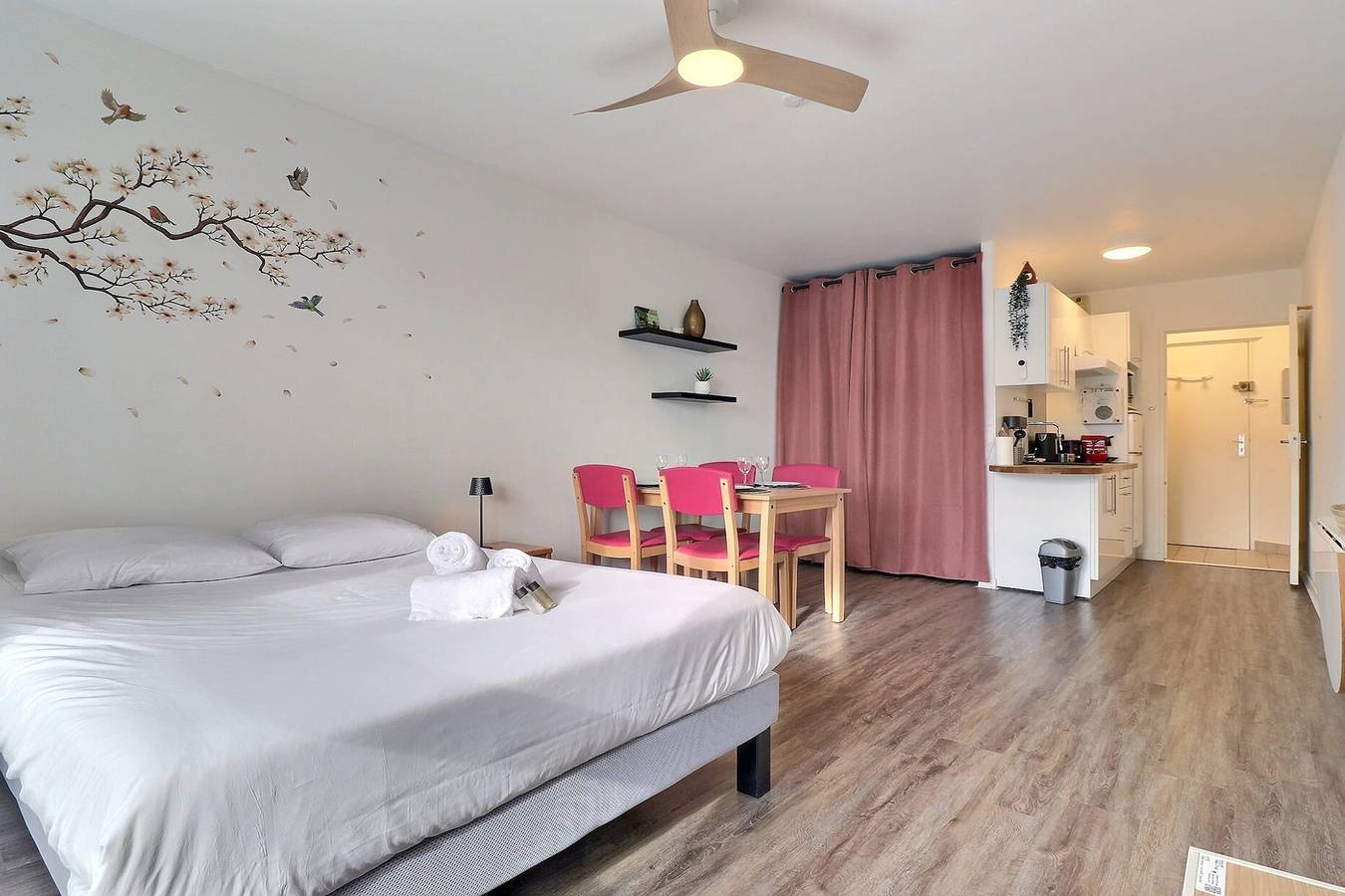 Entire apartment, Bright and functional studio in the heart of Lyon 7 in Lyon, Rhône