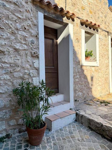Gîte pour 2 personnes, avec jardin ainsi que vue et terrasse, animaux acceptés à Bézaudun-les-Alpes - 2