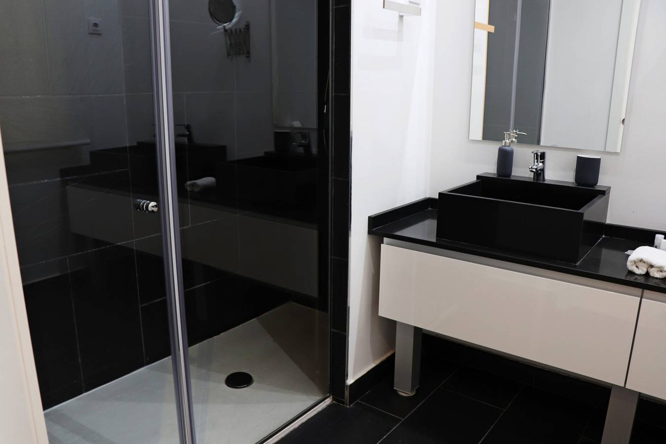 Entire apartment, M Apto. de diseño Puerta del Sol 7 in Centro (Madrid), Madrid