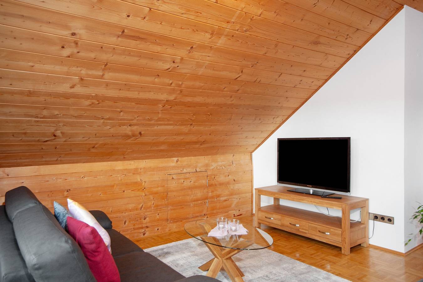 Entire apartment, Apartment 'Adelegg' with Shared Garden, Balcony and Wi-Fi in Leutkirch im Allgäu, Region Bodensee-Oberschwaben