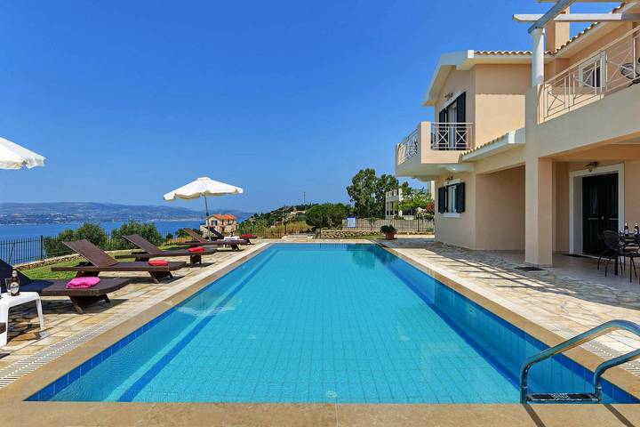 Villa per 7 persone, con Balcone e Terrazza a Argostoli