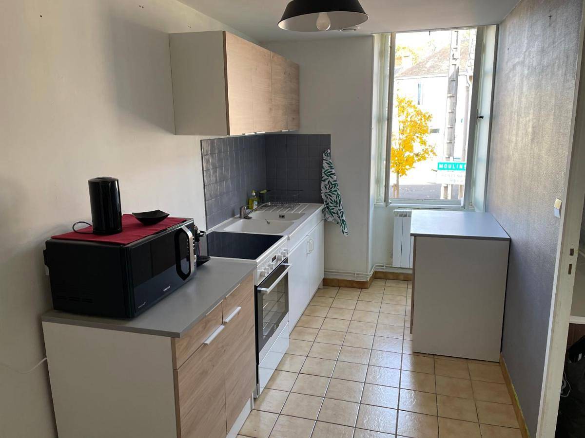 Appartement entier, Charmant T2 au 1er dans résidence avec parc arboré in Saint-Pierre-le-Moûtier, Nièvre