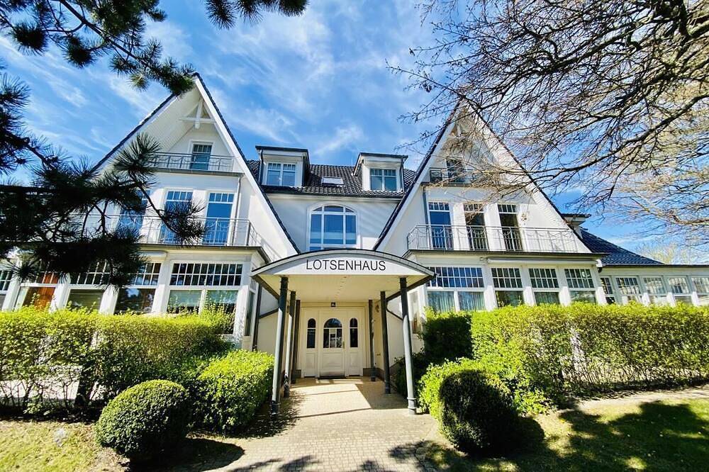 Ganze Wohnung, Lotsenhaus, Seeluft, strandnah in Hohe Düne (Warnemünde), Rostock