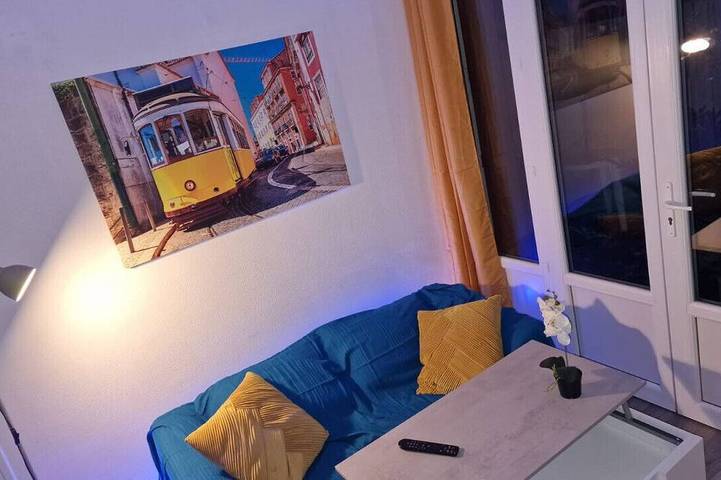 Appartement entier, T1 Lumineux et Jardin Hyper-Centre 5min gare in Évreux, Région d'Évreux