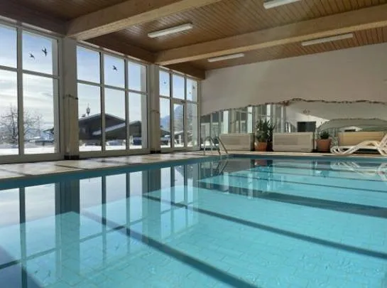Apartamento de vacaciones para 4 personas, con piscina y vistas además de sauna y jardín - 1