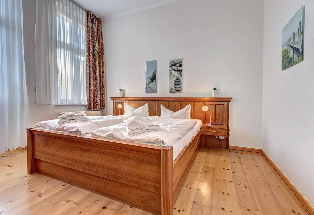 Appartement entier, Villa Ahlbeck, Whg. Warnemünde mit Sauna, Wlan & nur 50 m zum Strand in Drei Kaiserbäder, Heringsdorf