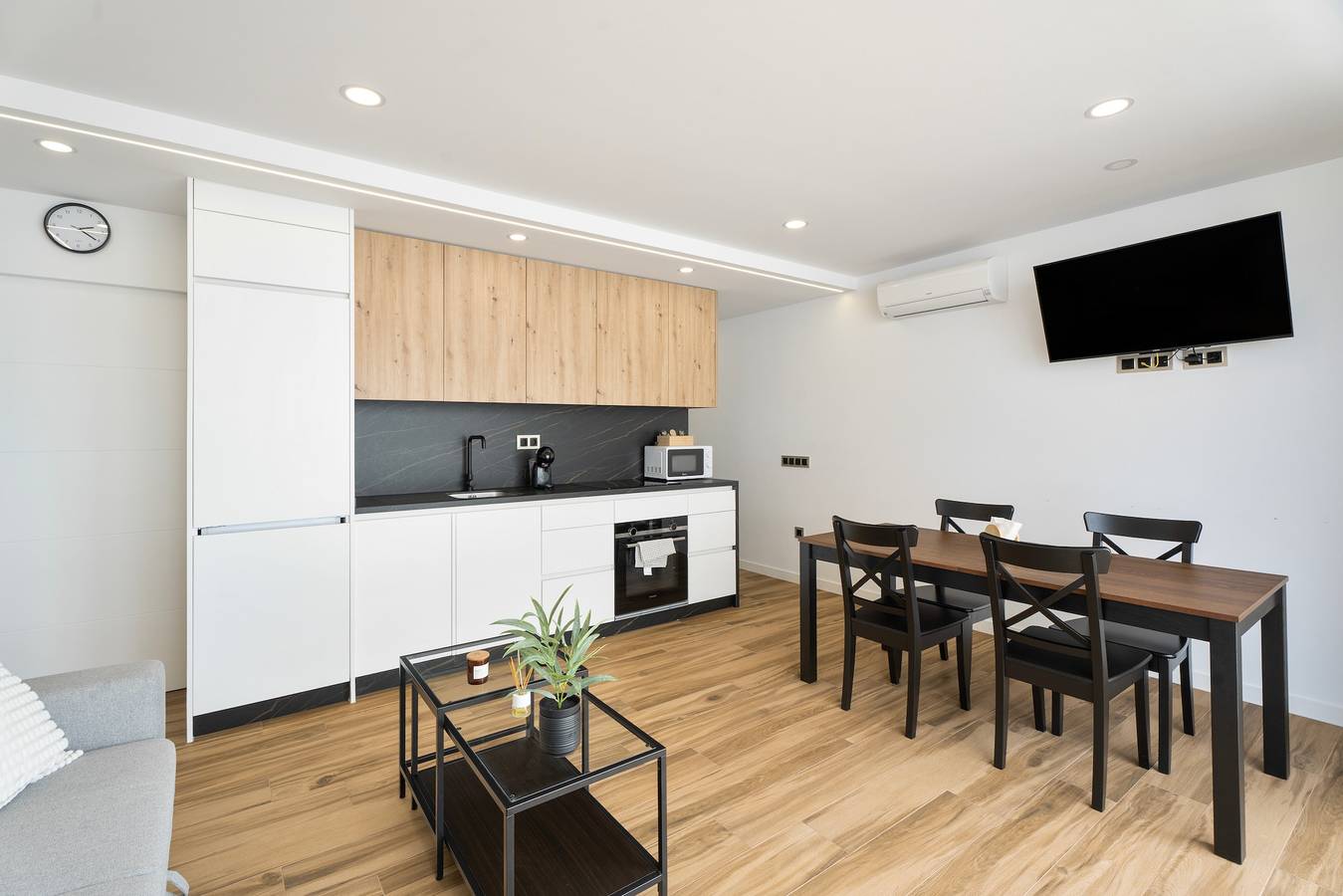 Apartamento entero, Apartamento vacacional 'Ale Deluxe Home' con vistas al mar, Wi-Fi y aire acondicionado in Puerto Santiago, Santiago del Teide