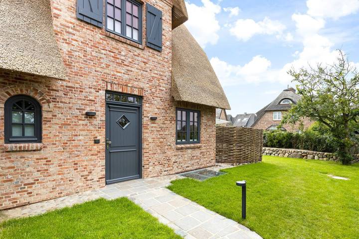 Hausteil im Ug, Eg, Og, Dg ca.  140m² Nutzfläche, keine Haustiere erlaubt. in Wenningstedt, Sylt