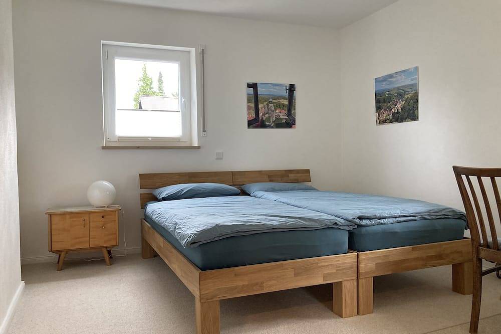 Ganze Wohnung, Neu renovierte Ferienwohnung über dem Pegnitztal in Vorra, Frankenalb