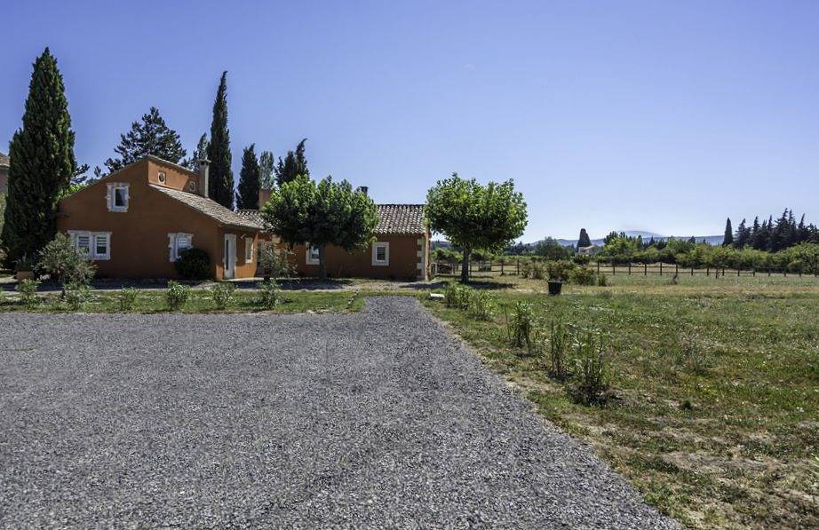 Appartement entier, Gîte Le Ventoux - La Papeterie, en Drôme provençale in Tulette, Région de nyons