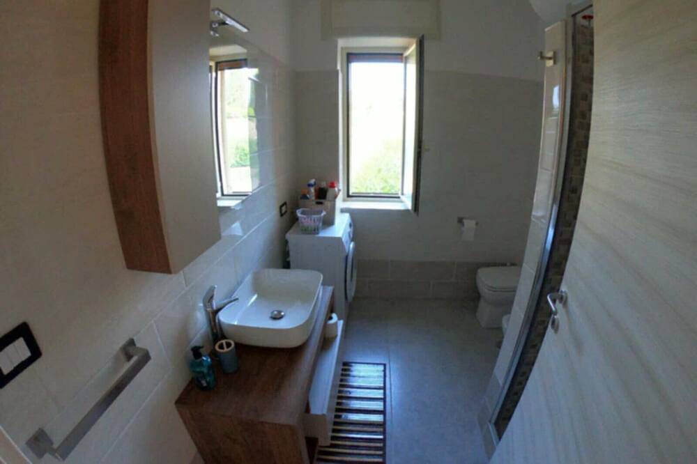 Entire apartment, Holiday Home 'Paestum Eden' with Sea View, Wi-Fi and Air Conditioning in Licinella - Torre di Paestum, Cilento