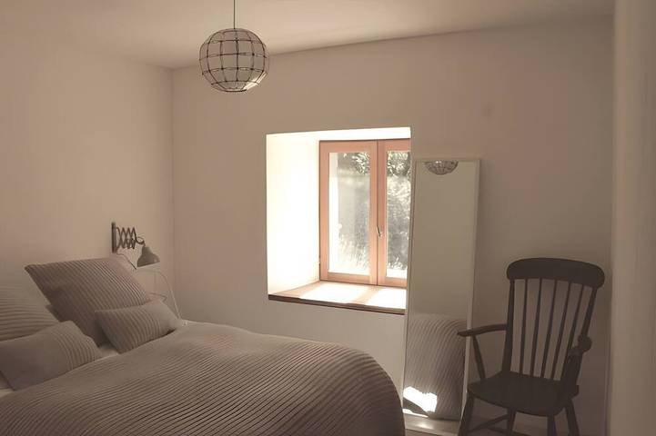 Gîte pour 2 personnes, avec jardin et piscine à Les Vigneaux