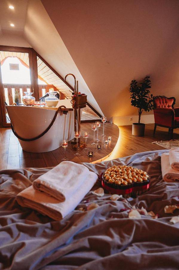 Ferienwohnung für 2 Personen, mit Garten und Sauna sowie Pool und Whirlpool - 1