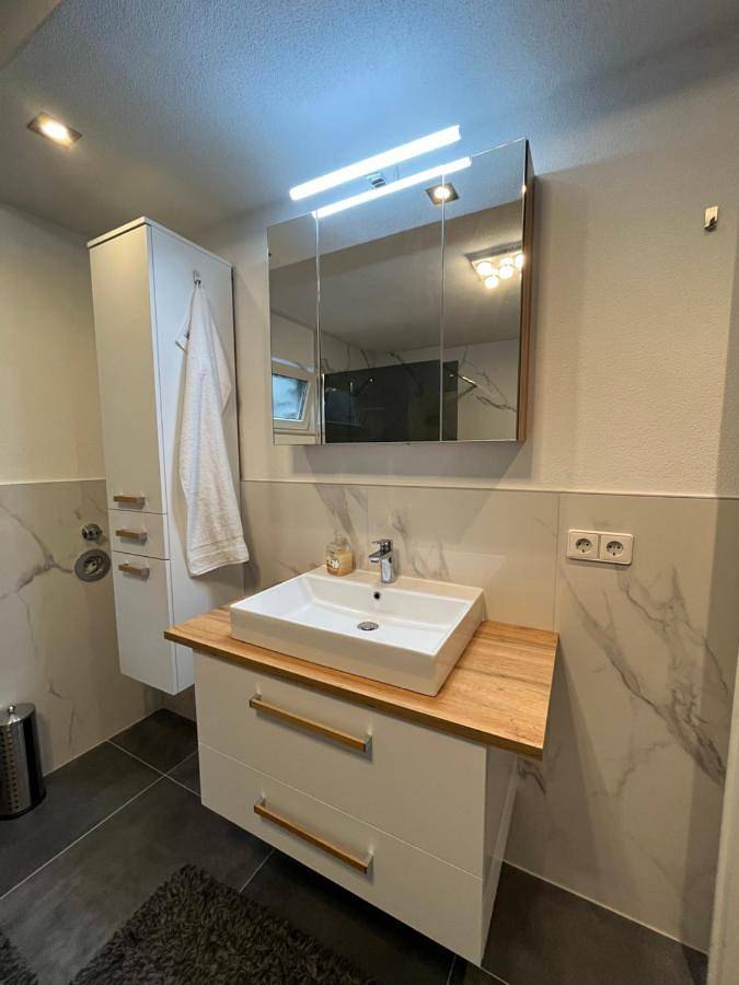 Ferienwohnung für 4 Personen, mit Terrasse und Garten sowie Ausblick in Offingen - 2