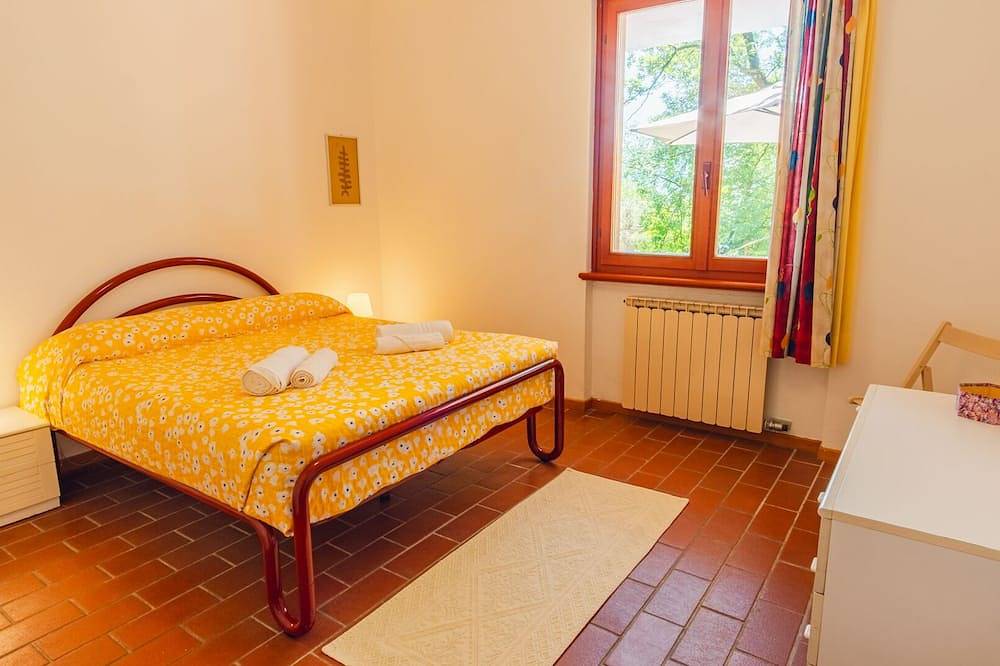 Wohnstätte-Gartenblick-Eigenes Badezimmer-Apartment-interno appartamento in Costermano, Gardasee-Berge