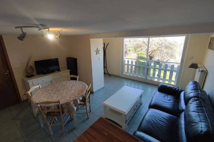 Chalet pour 6 personnes, avec terrasse et sauna ainsi que jardin et jacuzzi, animaux acceptés dans les Vosges