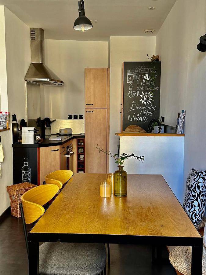 Appartement entier, Trésors de la Cathédrale, Maison de Ville sur 4 niveaux in Narbonne, Côte d'Améthyste