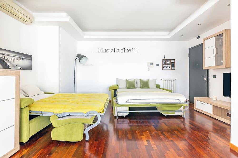 Apartamento entero, Penthouse with panoramic views 10 minutes from Rome  in Fiumicino, Provincia de Roma