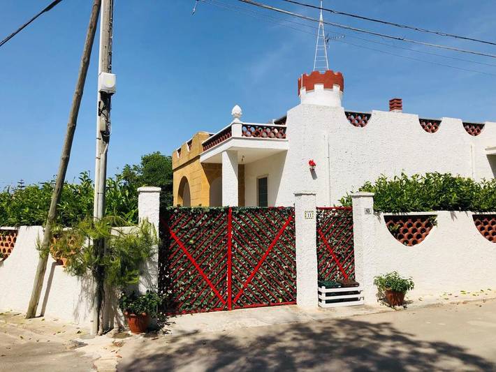 Location de vacances pour 6 personnes, avec jardin et vue à Torre Chianca - 3