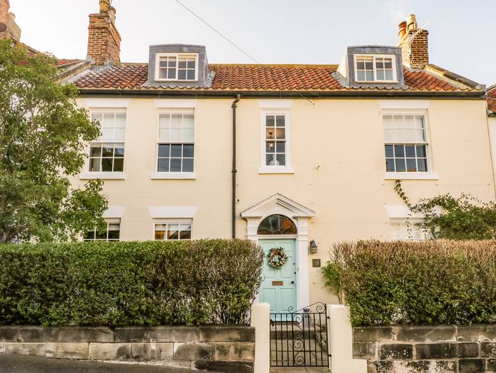 Cottage for 12 people, with Garden in Whitby