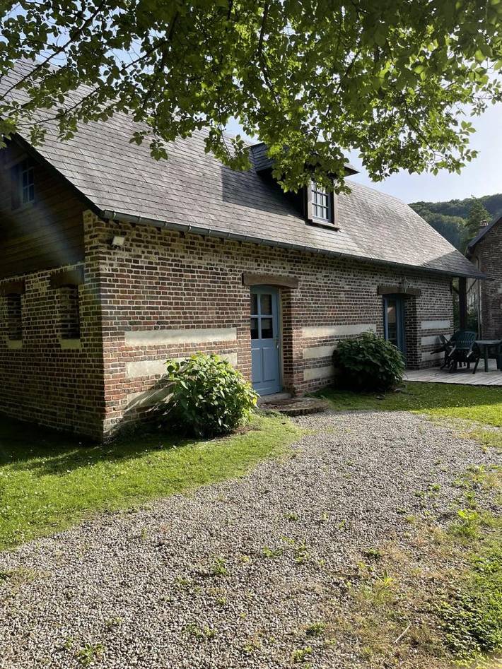 Gîte pour 4 personnes, avec terrasse et jardin