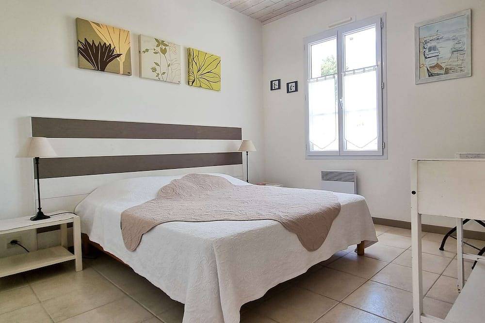 Villa on one level, at a place called La Passe in La Couarde-sur-Mer, Ile de Re