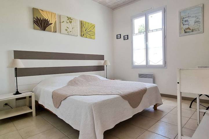 Villa on one level, at a place called La Passe in La Couarde-sur-Mer, Ile de Re