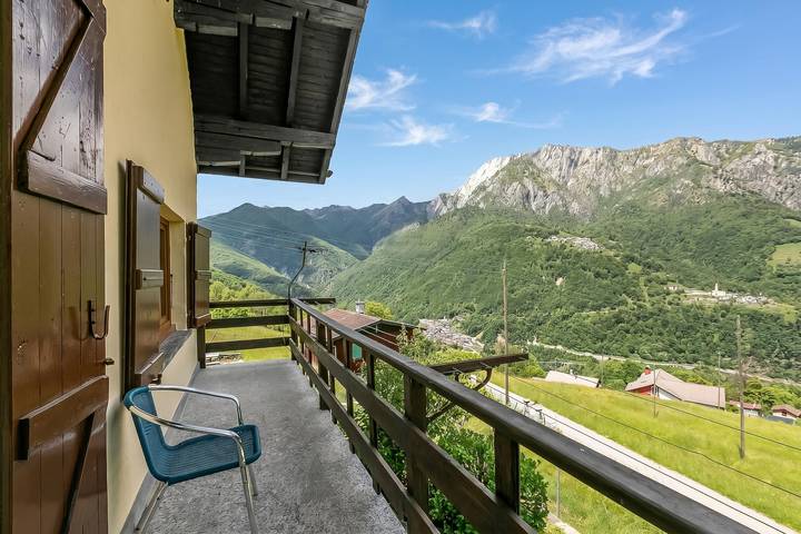 Ferienhaus für 4 Personen, mit Balkon und Kinderpool in Centovalli