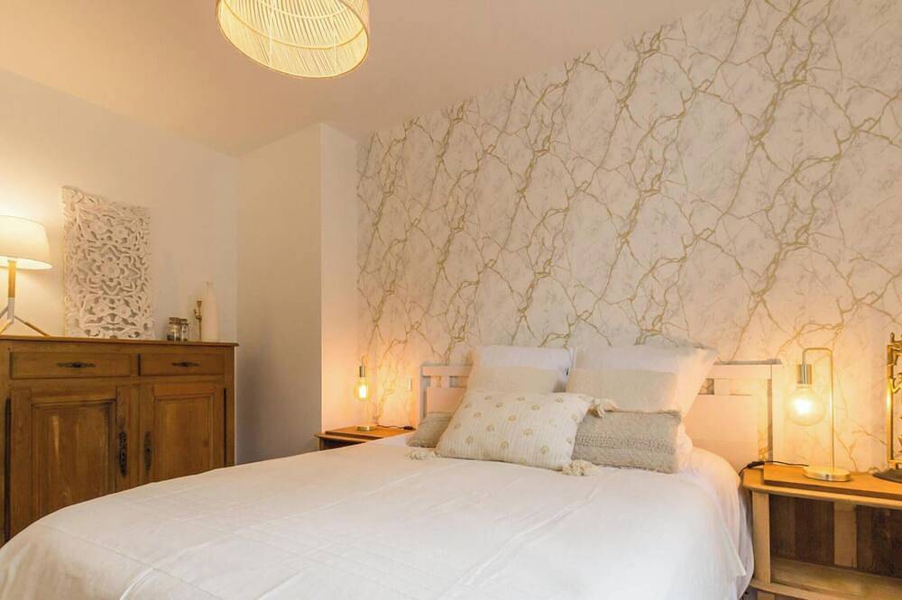 Entire apartment, Spacious apartment, historic city center - 4 guests in Saint-Lô, Saint-Lô region