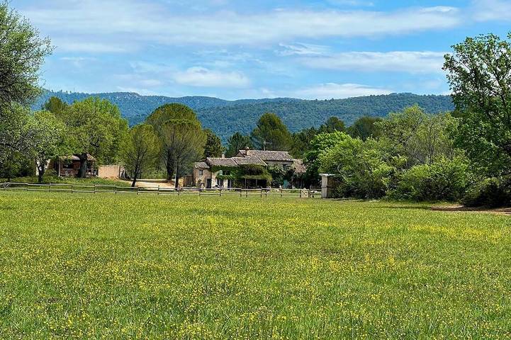 Le Charme D'une Cabane, le Confort en Plus in Aups, Brignoles Region