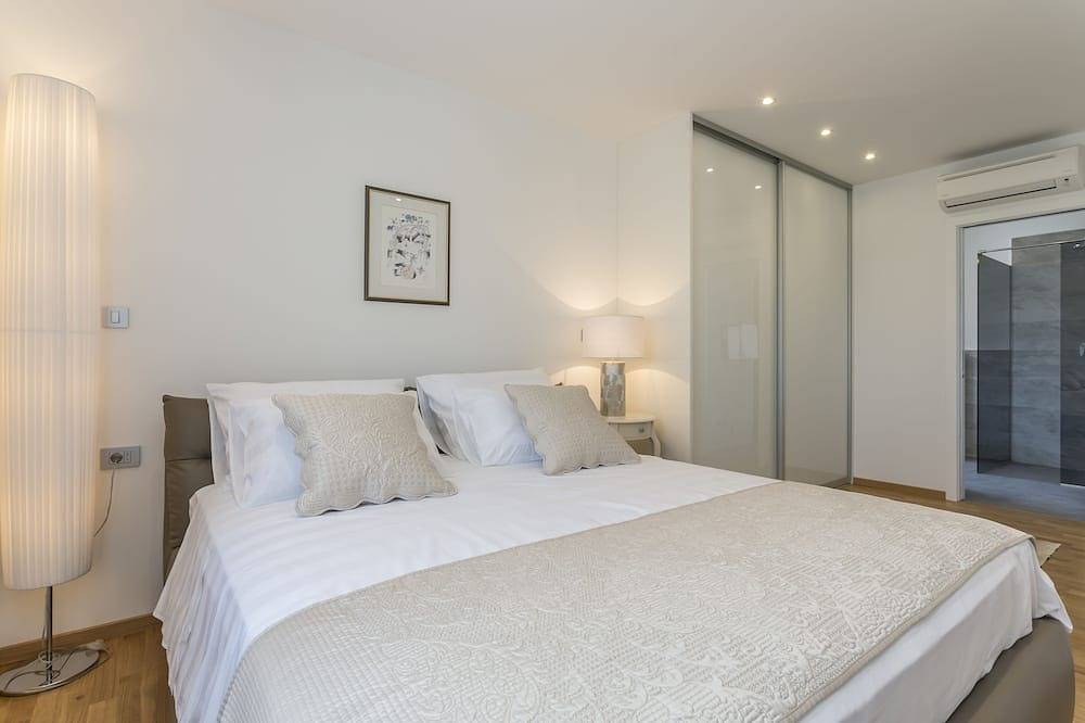 Beautiful Eco-Friendly Villa in Split – Just Steps from Marjan and the Center in Split, Split-Dalmatia
