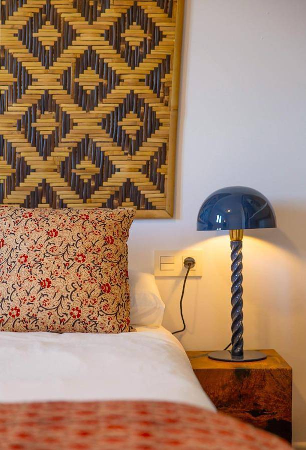 Casa rural para 4 personas, con jardín además de terraza y piscina, Se admiten mascotas en Zahora - 2