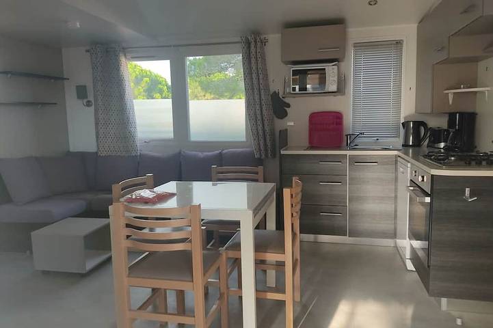 Mobil Home Climatisé Camping « Le Lac des Rêves » in Lattes, Costa mediterránea (Francia)