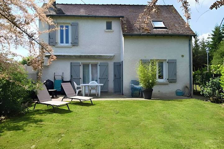 Gîte pour 6 personnes, avec jardin à Paulnay