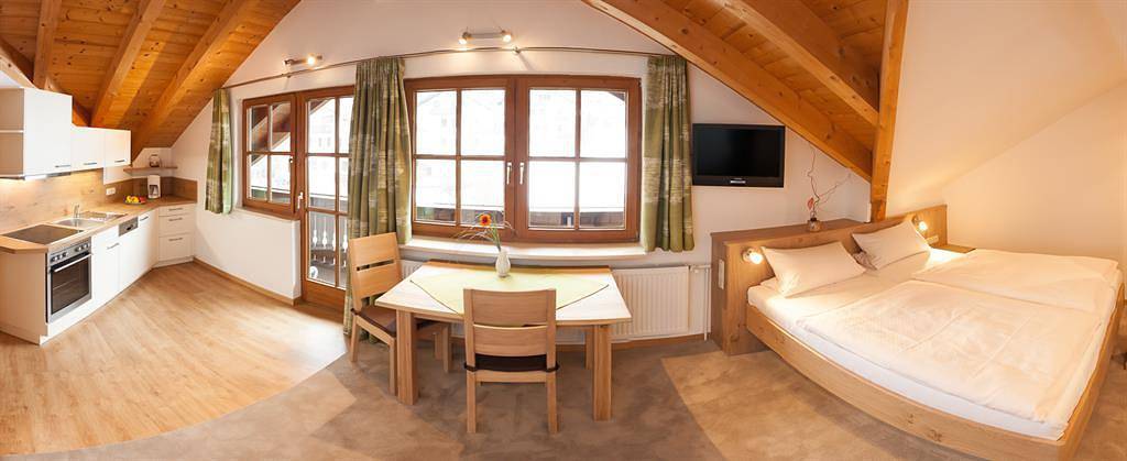 Ganze Ferienwohnung, Bergpension Christine in Bühl am Alpsee, Immenstadt
