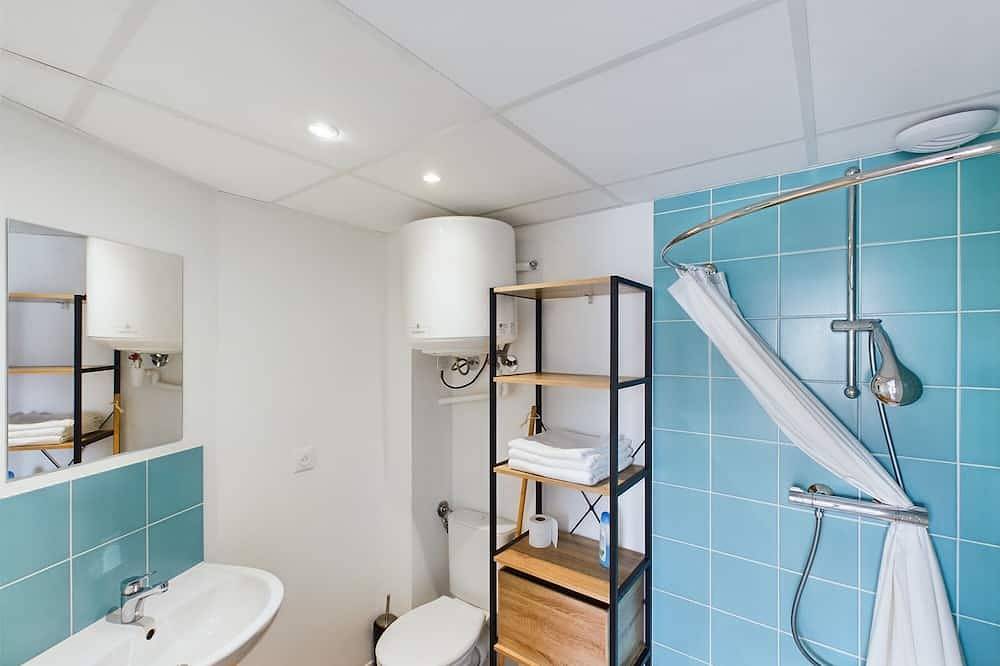 Entire apartment, Studio-avec Parking-Ensuite with Shower in Bourges, Bourges region